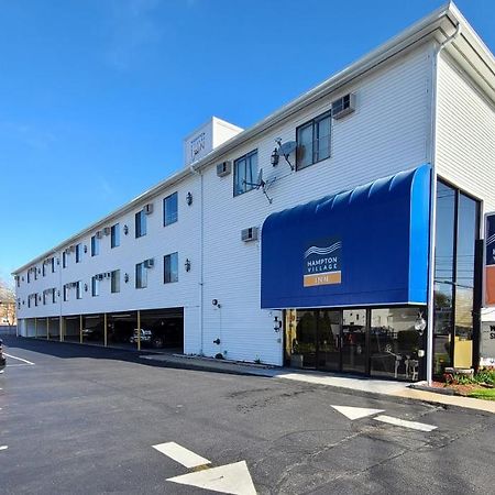 Hampton Village Inn Esterno foto