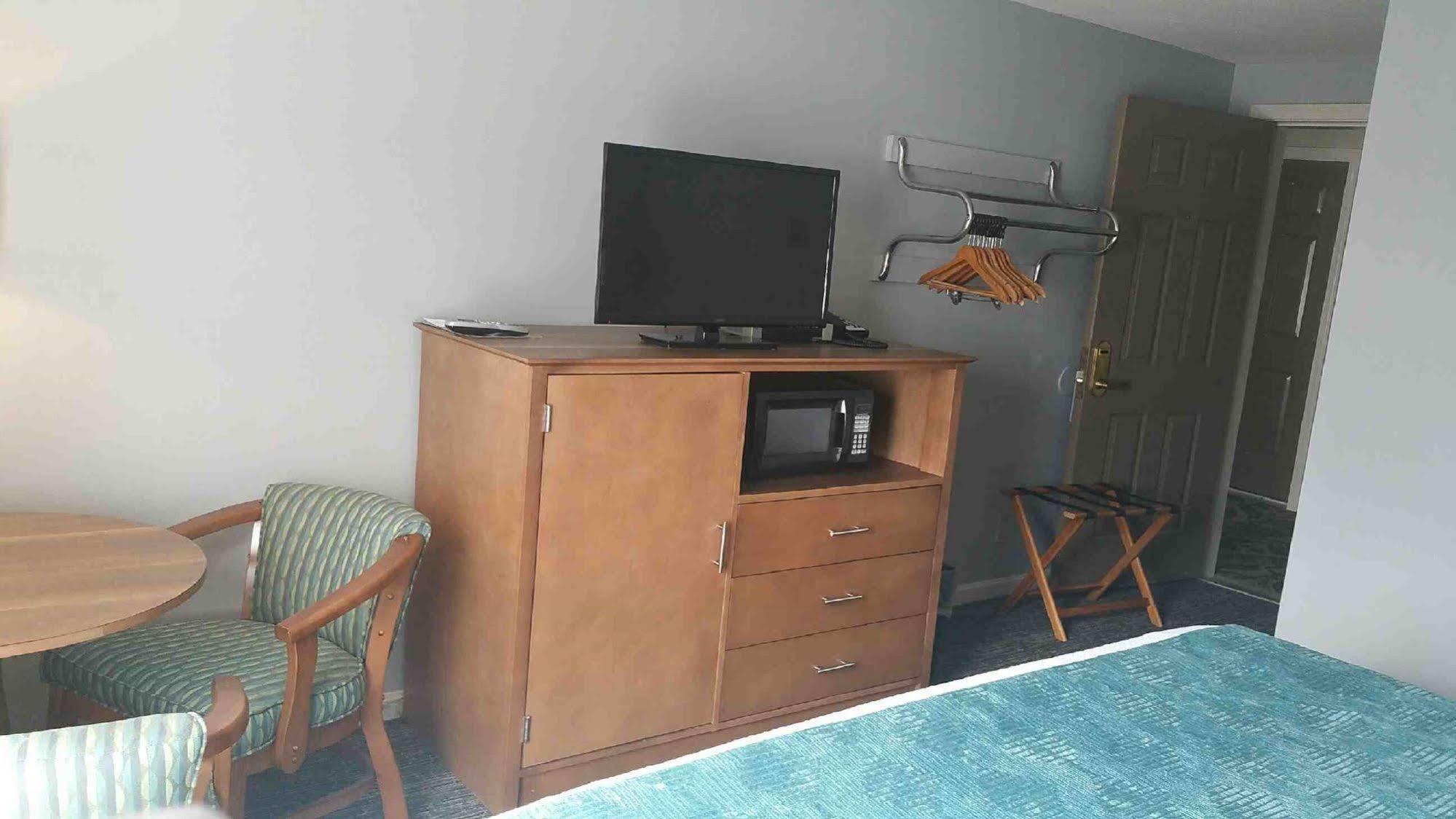 Hampton Village Inn Esterno foto