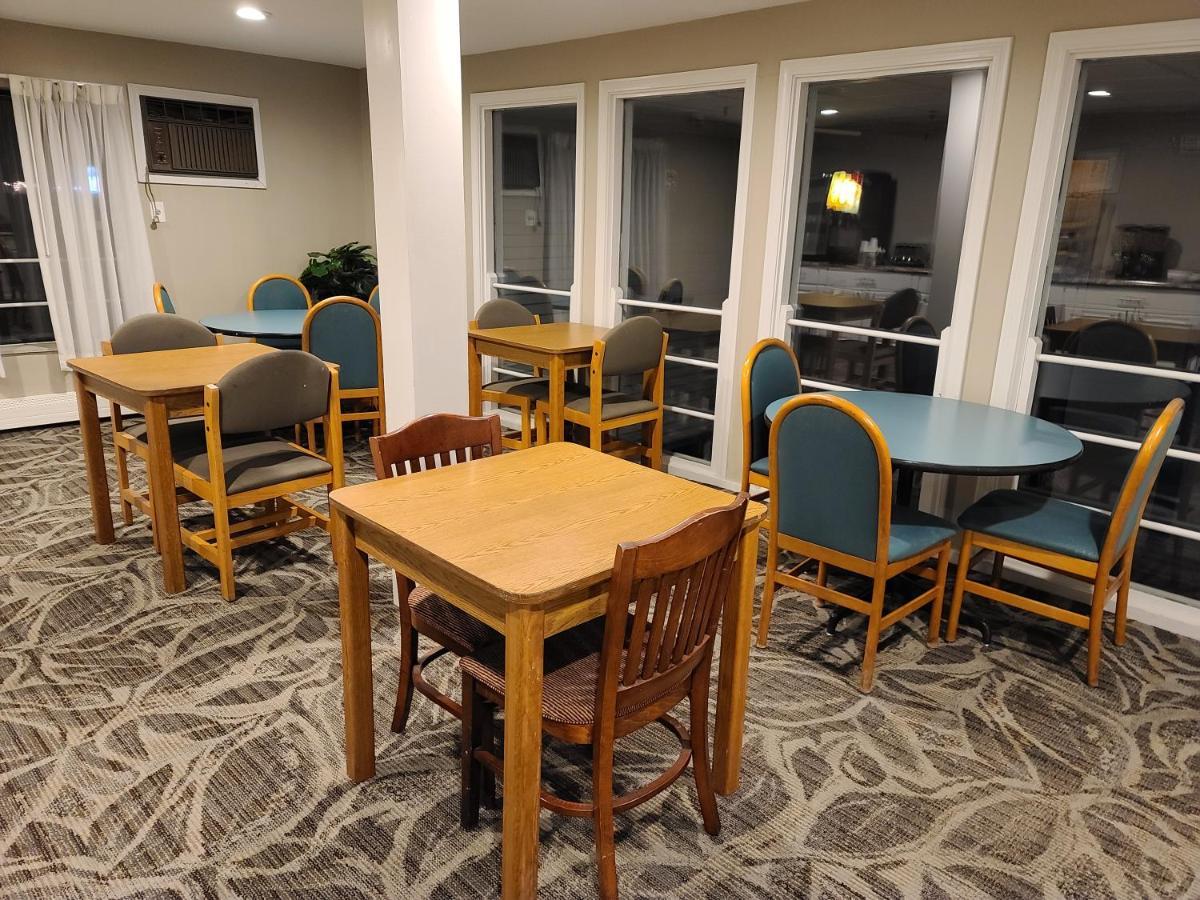 Hampton Village Inn Esterno foto